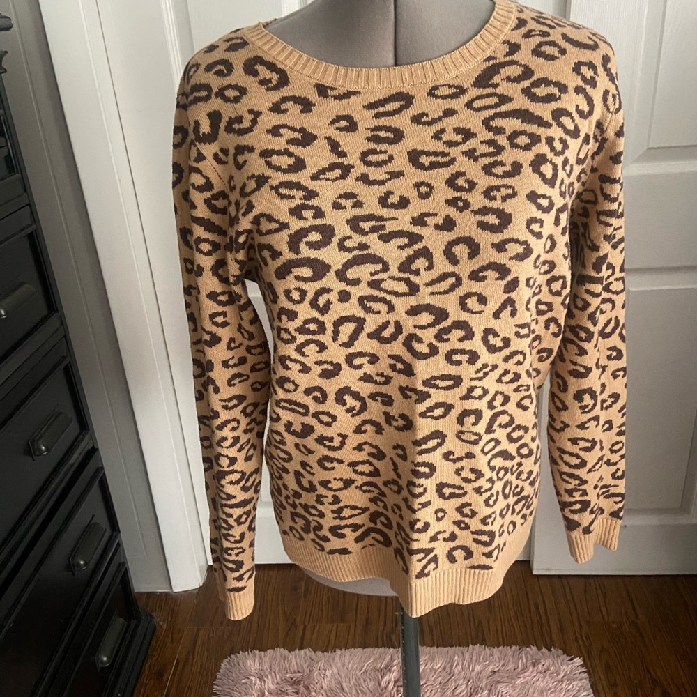 Croft & Barrow Tan and Brown Leopard Print Sweater